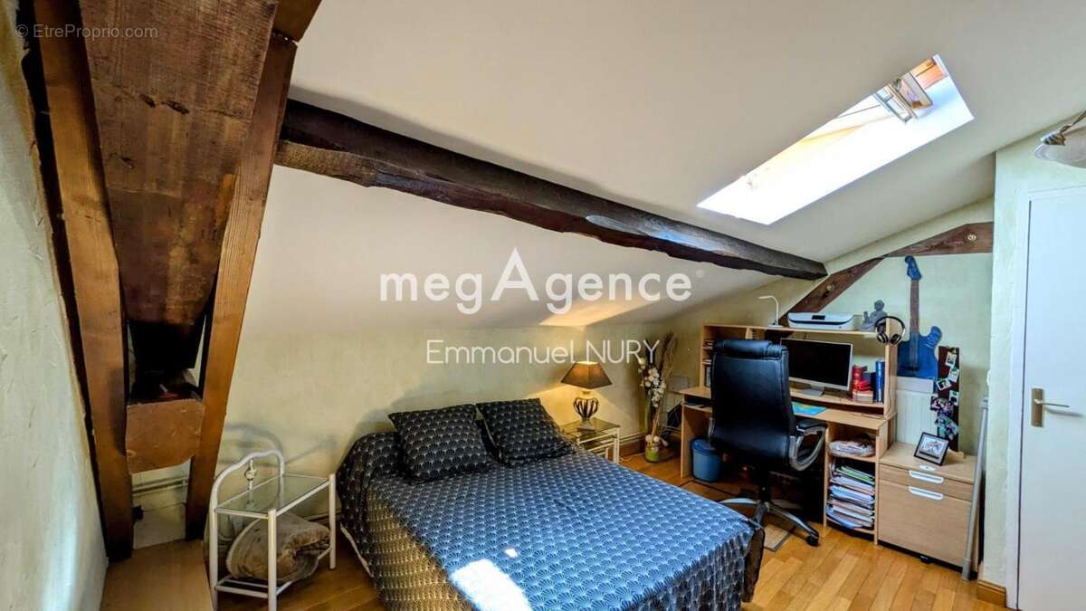 Maison à TASSIN-LA-DEMI-LUNE