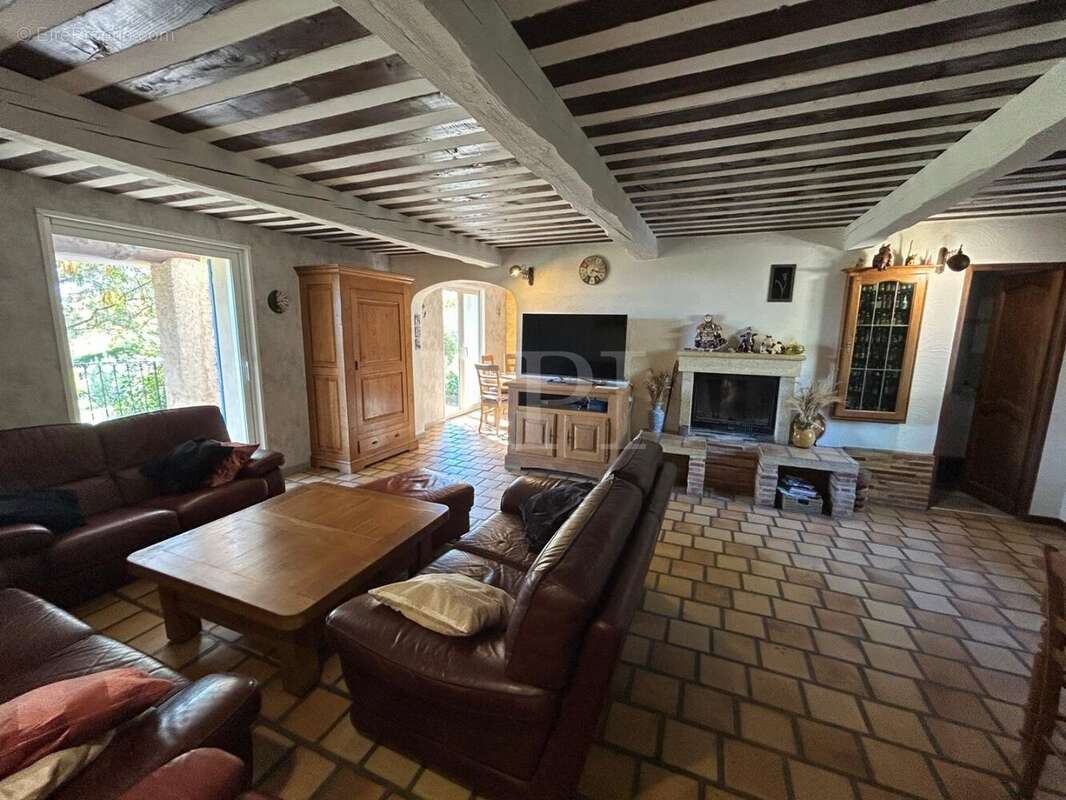 Maison à SAINT-SATURNIN-LES-APT