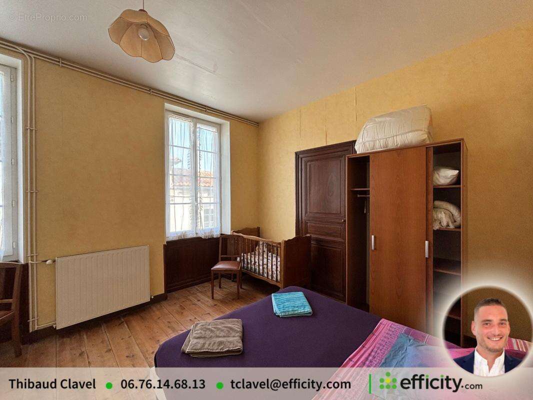 Maison 416 m² à Saint-Cybardeaux  - photo 9