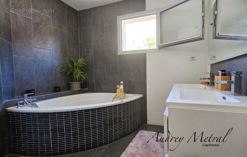 Maison à SERRIERES-EN-CHAUTAGNE