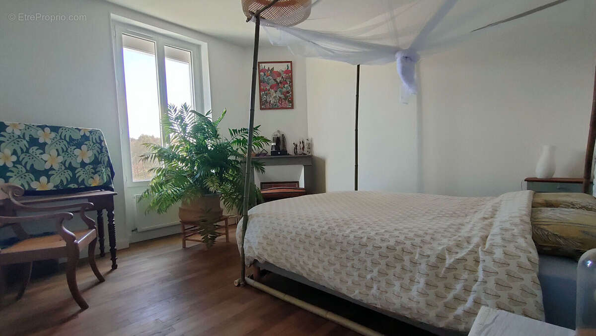 Maison à LE VIGEANT