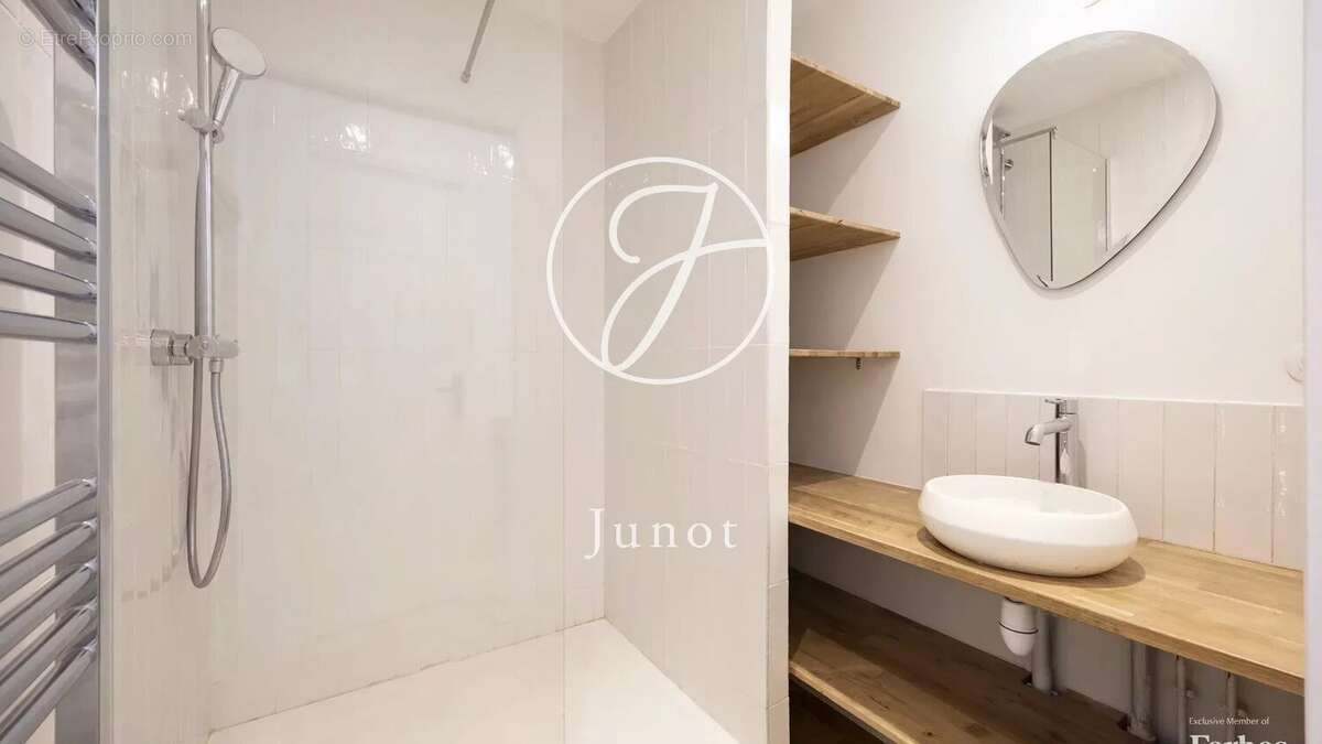 Appartement à PARIS-3E