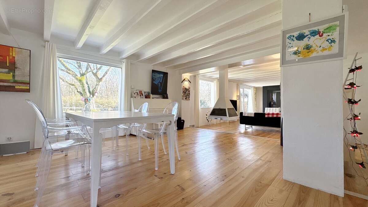 Propriété de caractère avec dépendances et piscine  Domaine de 3 hectares au calme absolu - photo 9