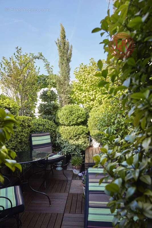 Appartement à PARIS-3E