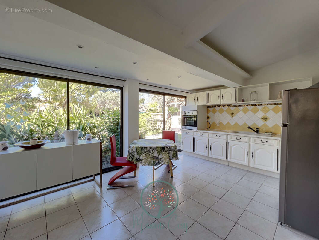 Maison à SAUSSET-LES-PINS