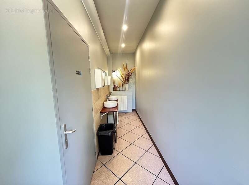 Commerce à SAINT-JEAN-DE-VEDAS