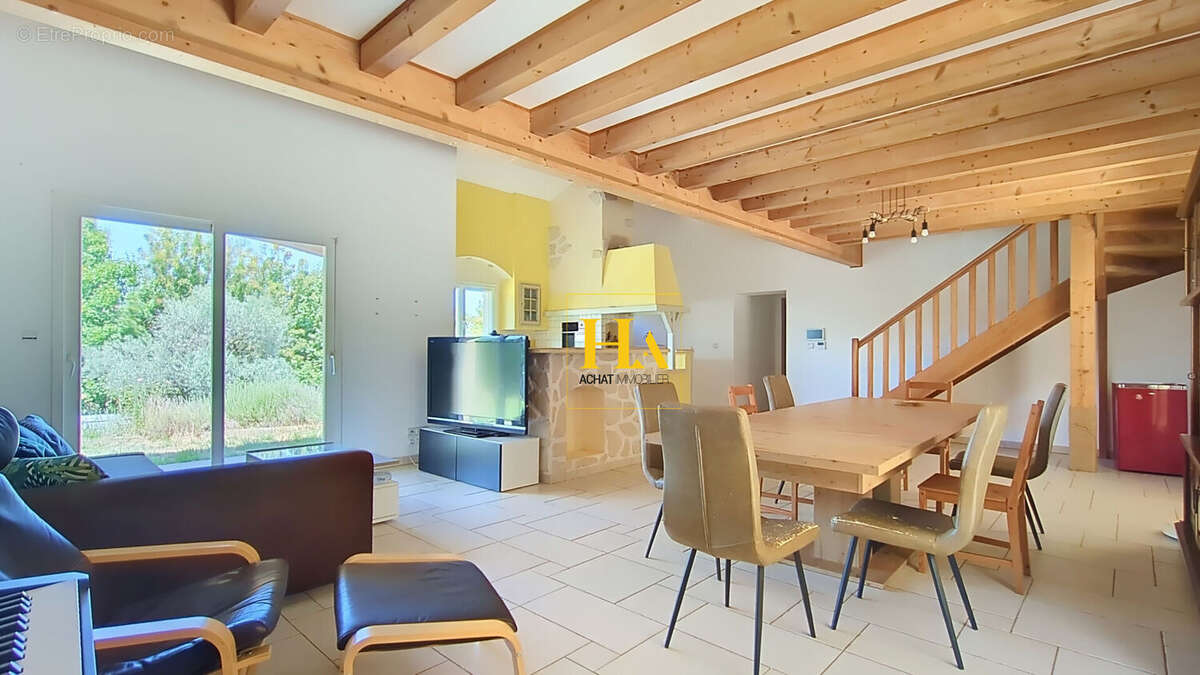 Charpey: Maison d'environ 134 m² avec belle pièce de vie, mezzanine, double garage et atelier - photo 5