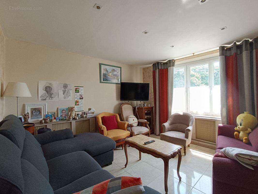 Maison à HARDRICOURT