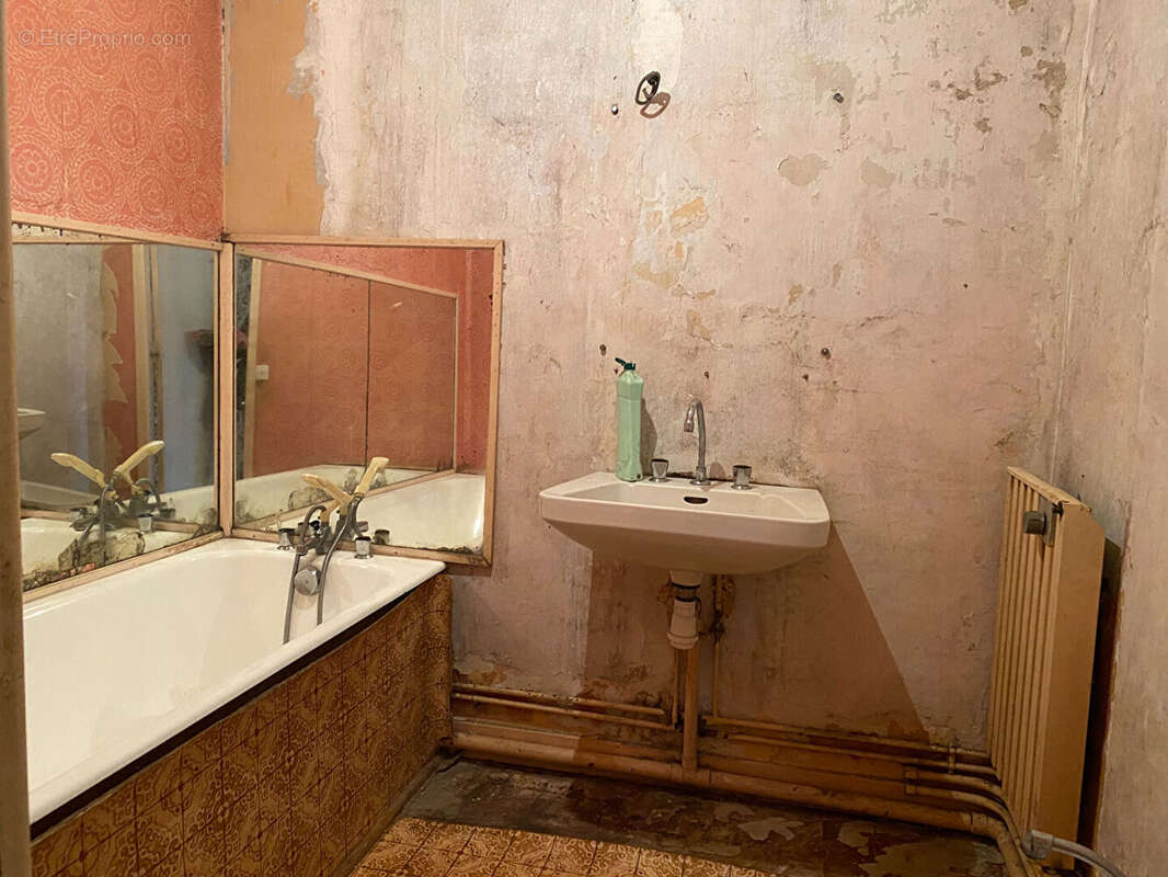 Maison à SAINT-DENIS-DE-GASTINES