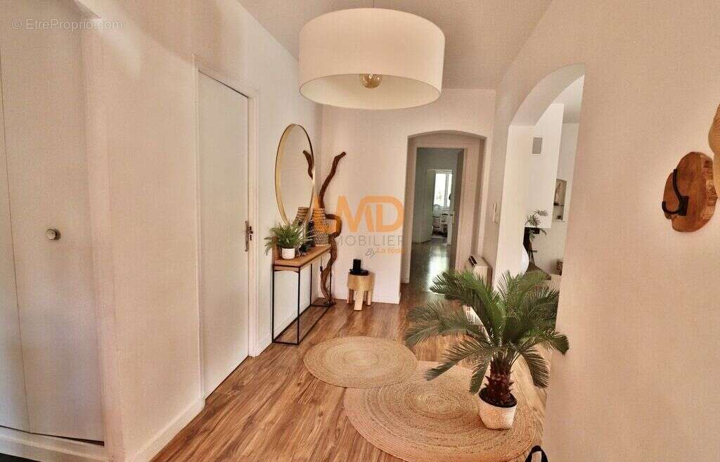 Saint Maximin: maison T5 + studio + dépendance - photo 11