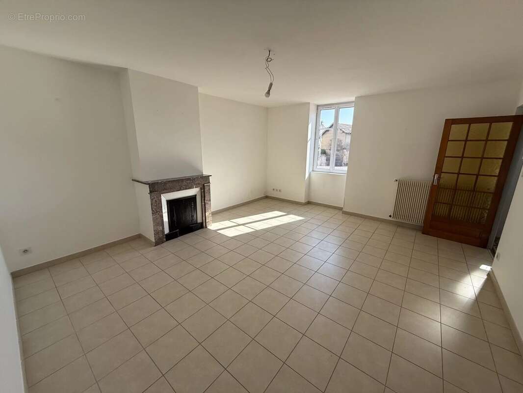 Appartement à SENOZAN