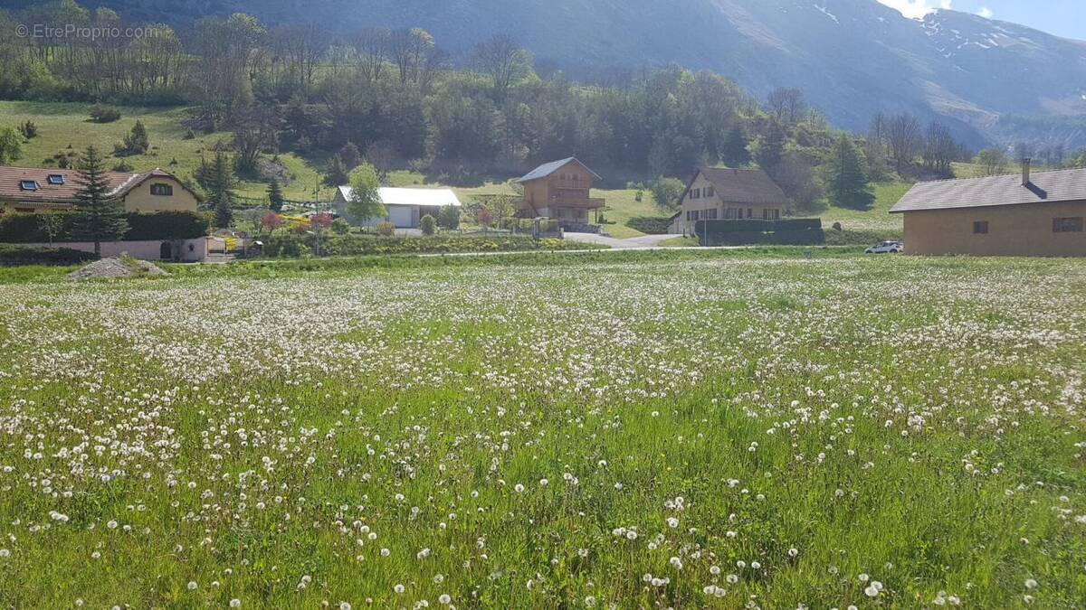 Terrain à SAINT-ETIENNE-EN-DEVOLUY