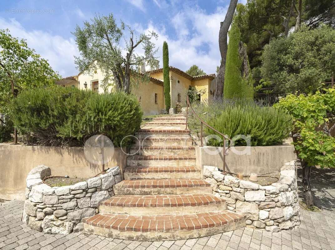Maison à CARROS