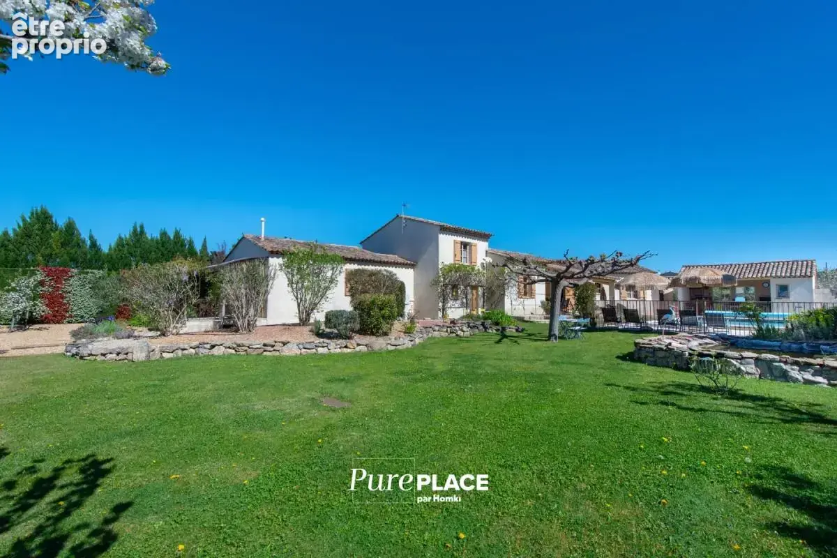 Mas provençal d’exception – Vue sur le Luberon – Environnement confidentiel - photo 5