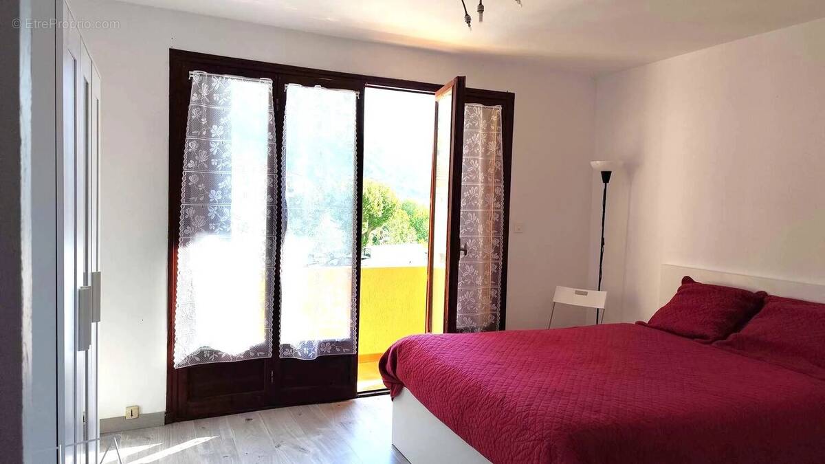 Appartement à ENTREVAUX