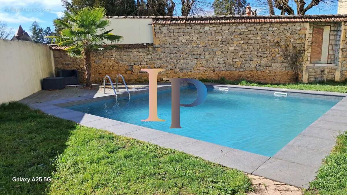 Maison à PARAY-LE-MONIAL