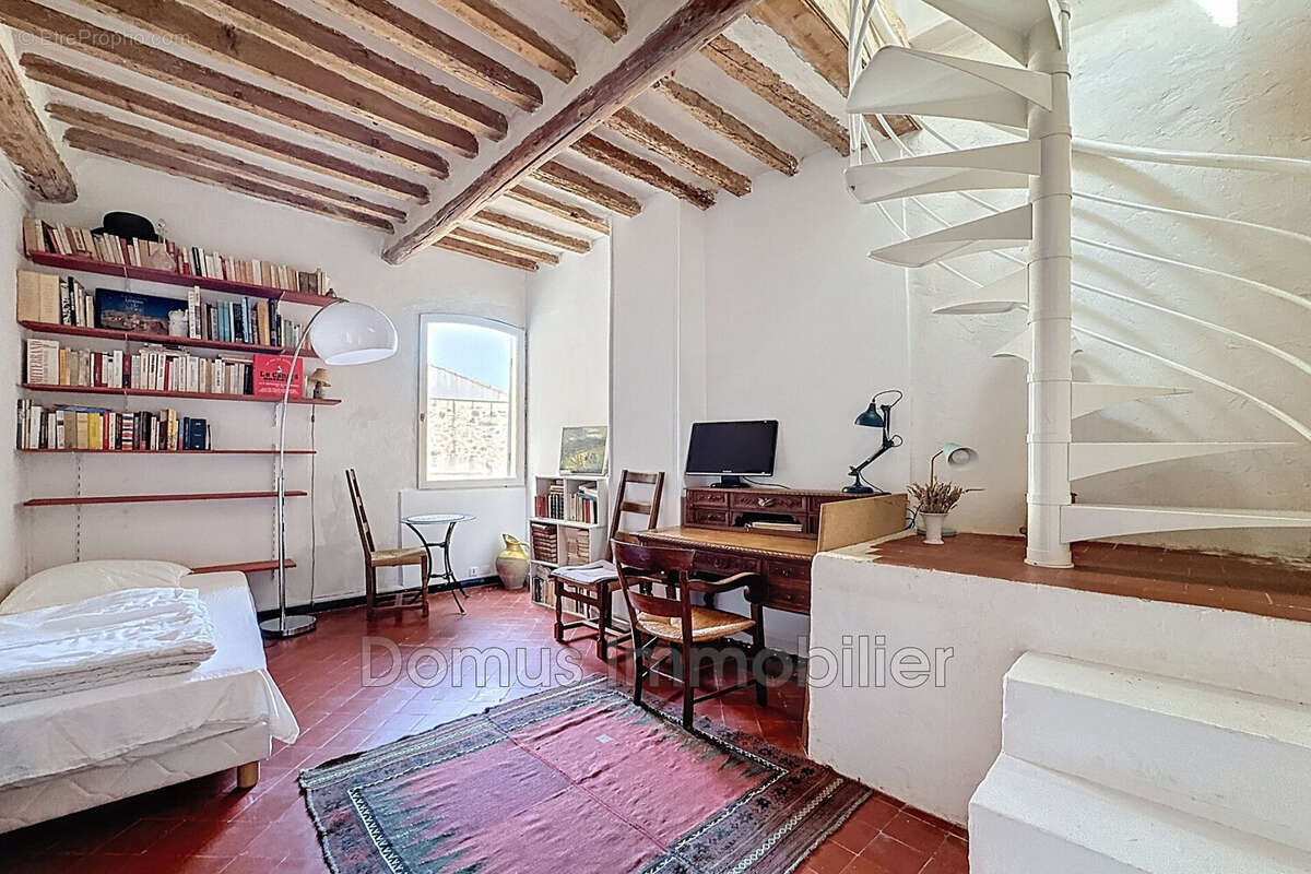 Maison à CHATEAUNEUF-DE-GADAGNE