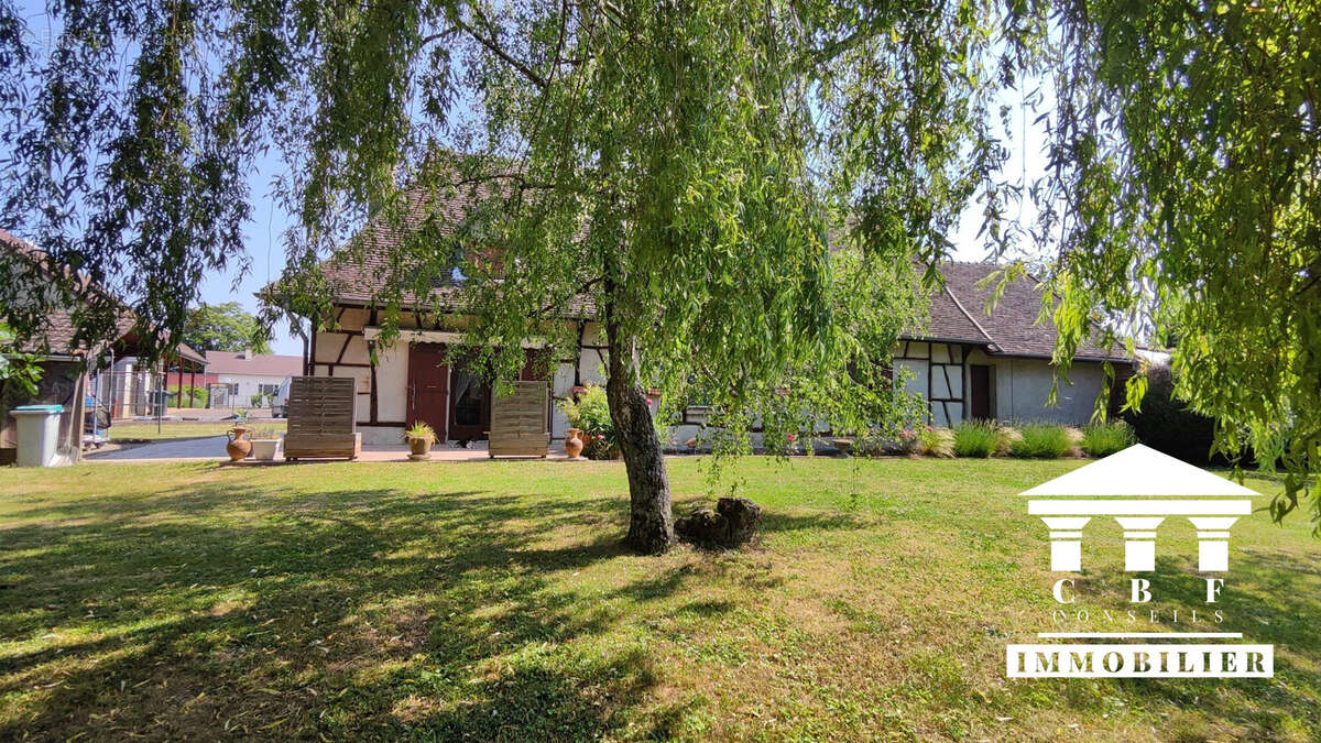 Maison à L'ABERGEMENT-SAINTE-COLOMBE
