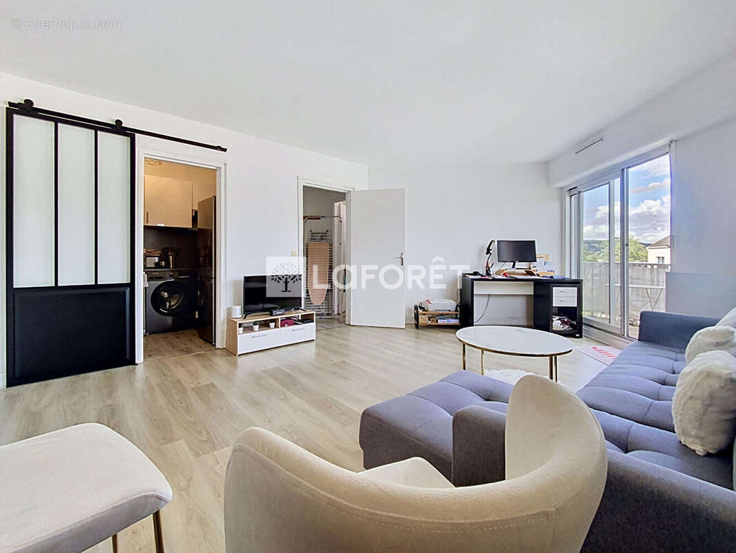 Appartement à VERNEUIL-SUR-SEINE