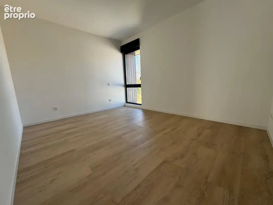 Appartement neuf au 1er étage avec balcon + 2 places de parking privatives. - photo 17