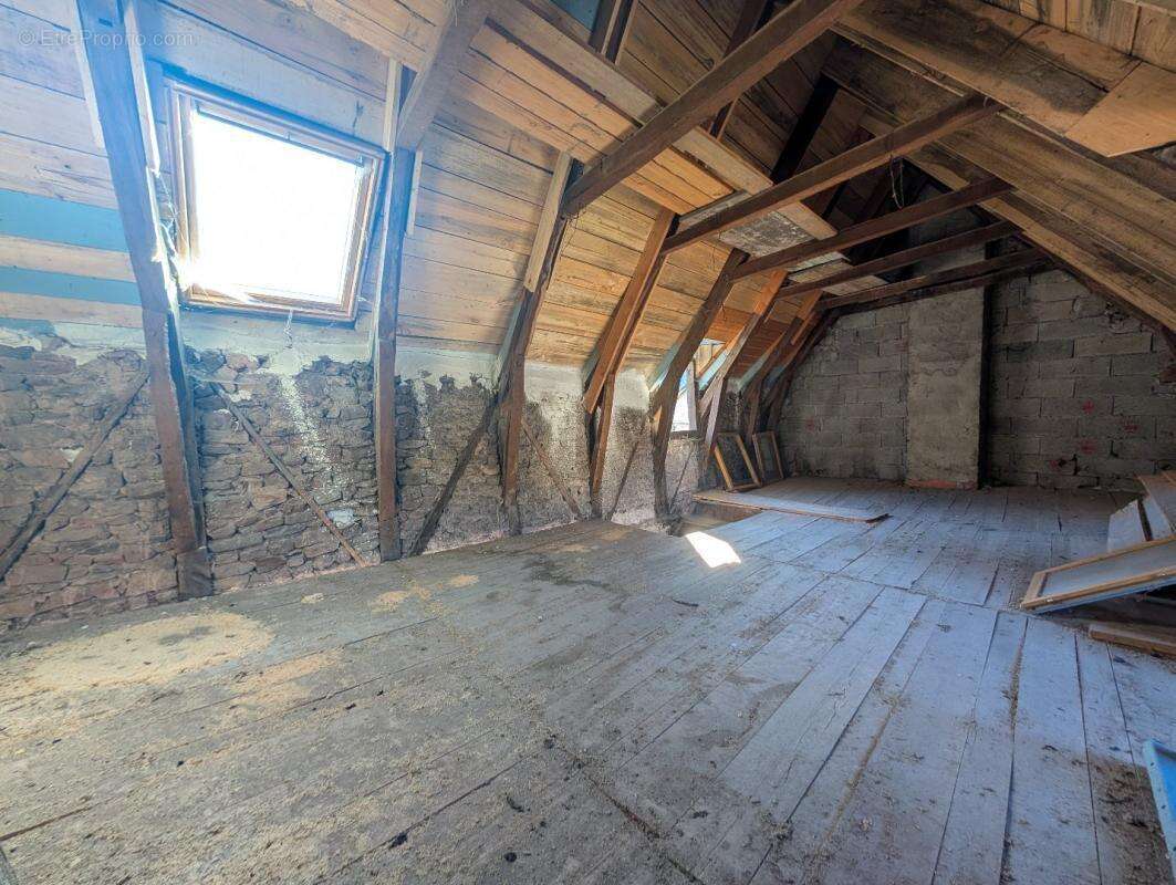 Maison à VILLECOMTAL