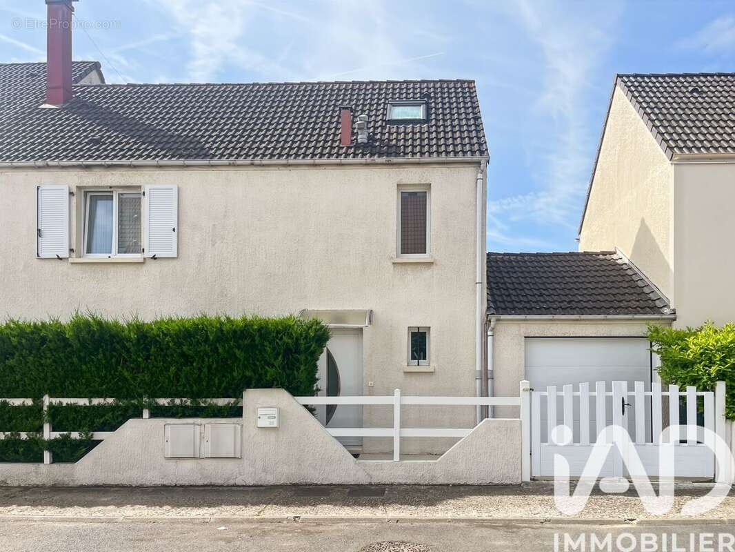 Photo 3 - Maison à MOISSY-CRAMAYEL