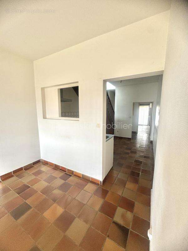 Maison de ville traversante  à Roquelaure – Idéal investissement ou premier achat - photo 2