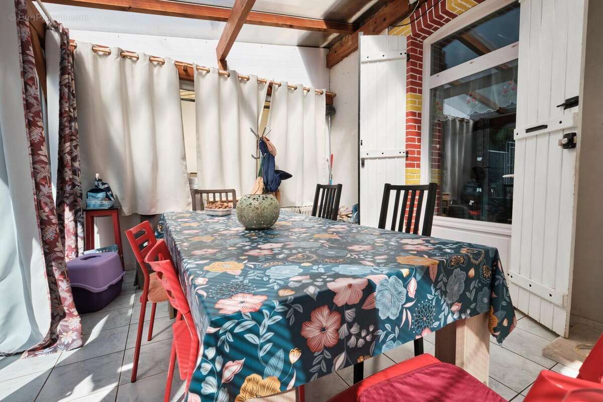 Maison 95 m² à Lons-Le-Saunier  - photo 6