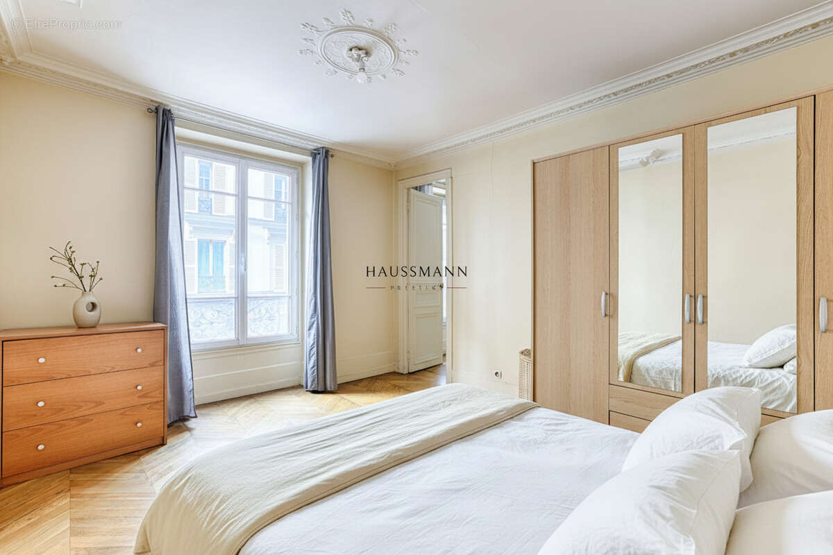 Appartement Paris IXe arrondissement - photo 7