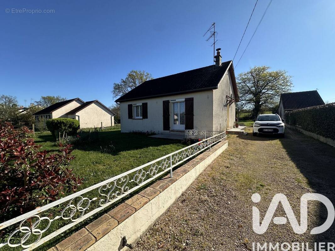 Photo 1 - Maison à CHEZAL-BENOIT