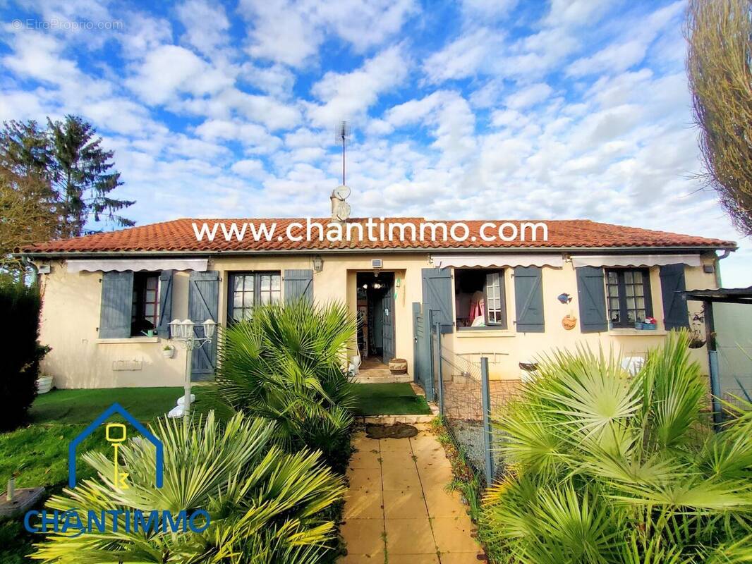 Maison à LA CAILLERE-SAINT-HILAIRE