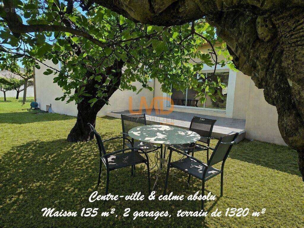 Maison à L'ISLE-SUR-LA-SORGUE