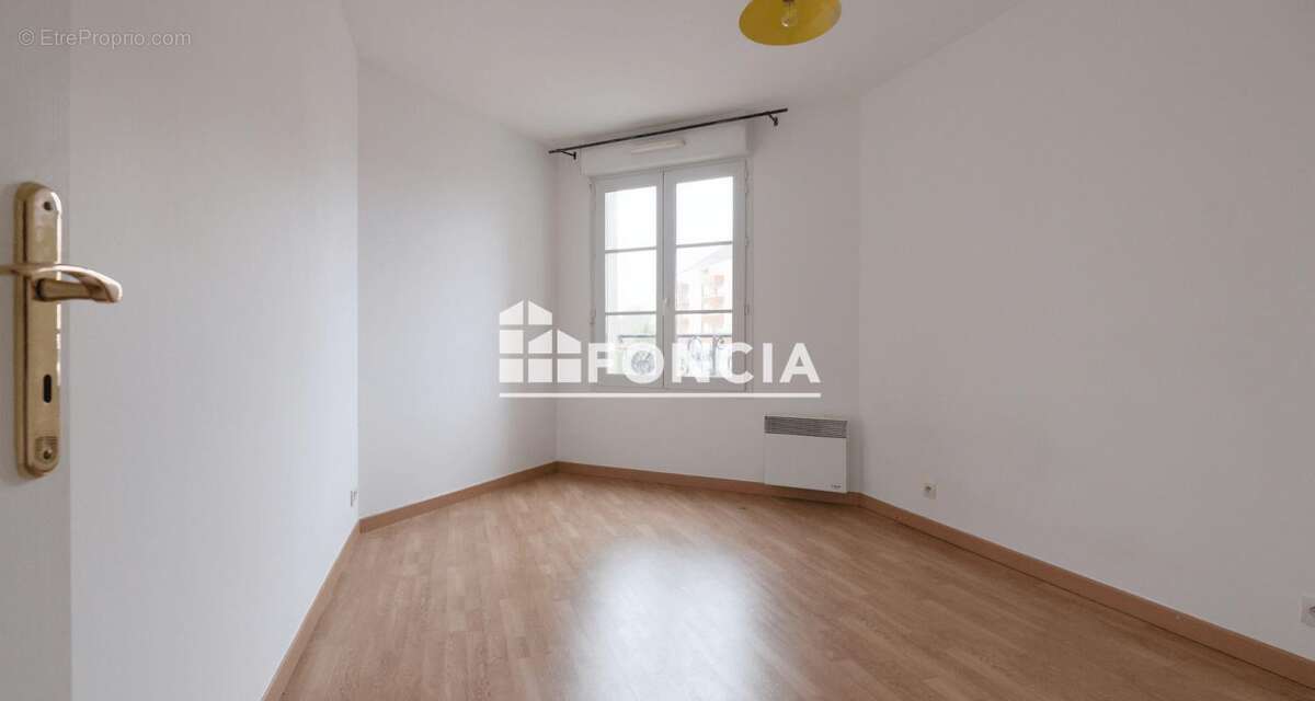 Appartement à SAINT-FARGEAU-PONTHIERRY