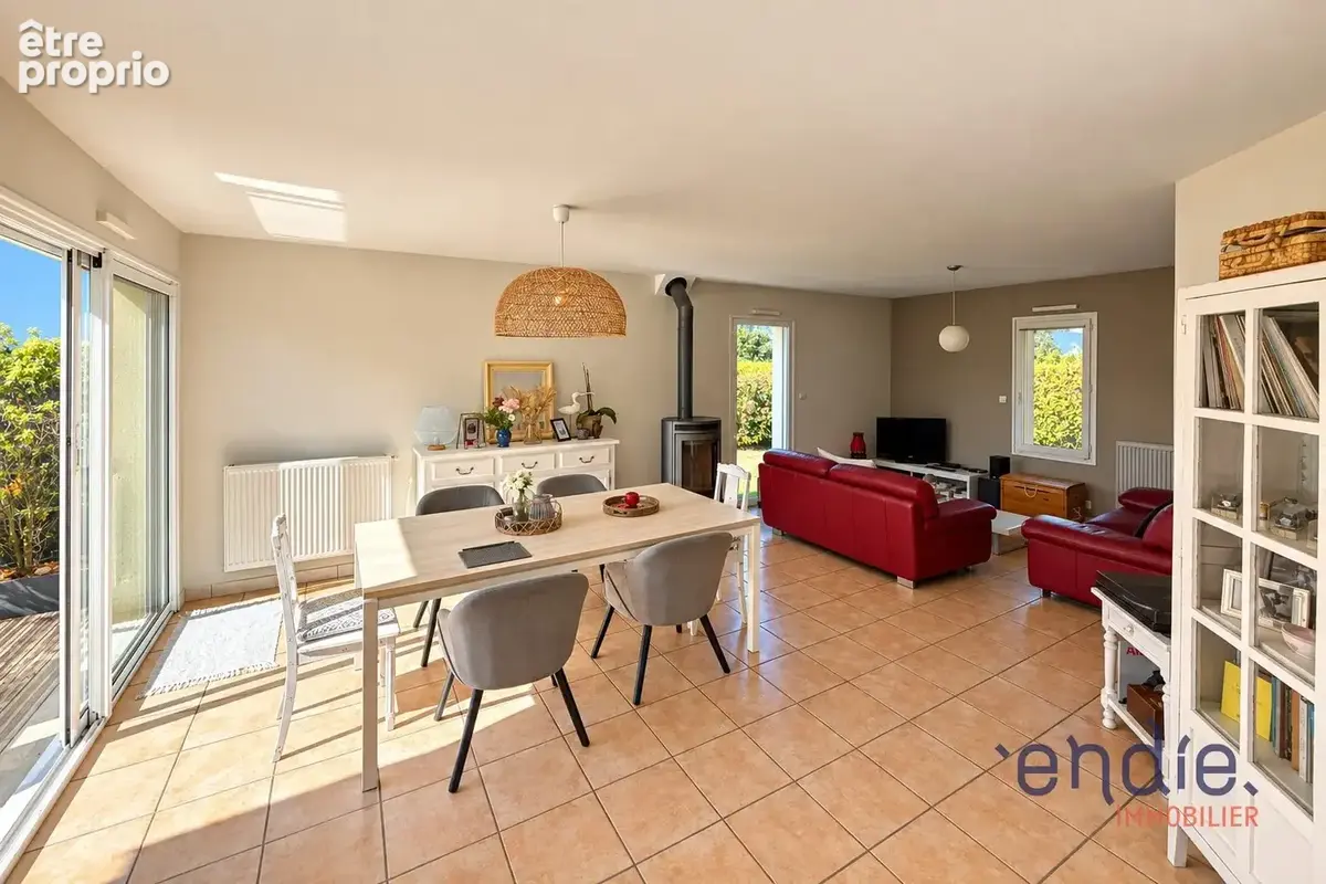 Ergué-Gabéric  Maison familiale 145m², 4 chambres, sans travaux - photo 2