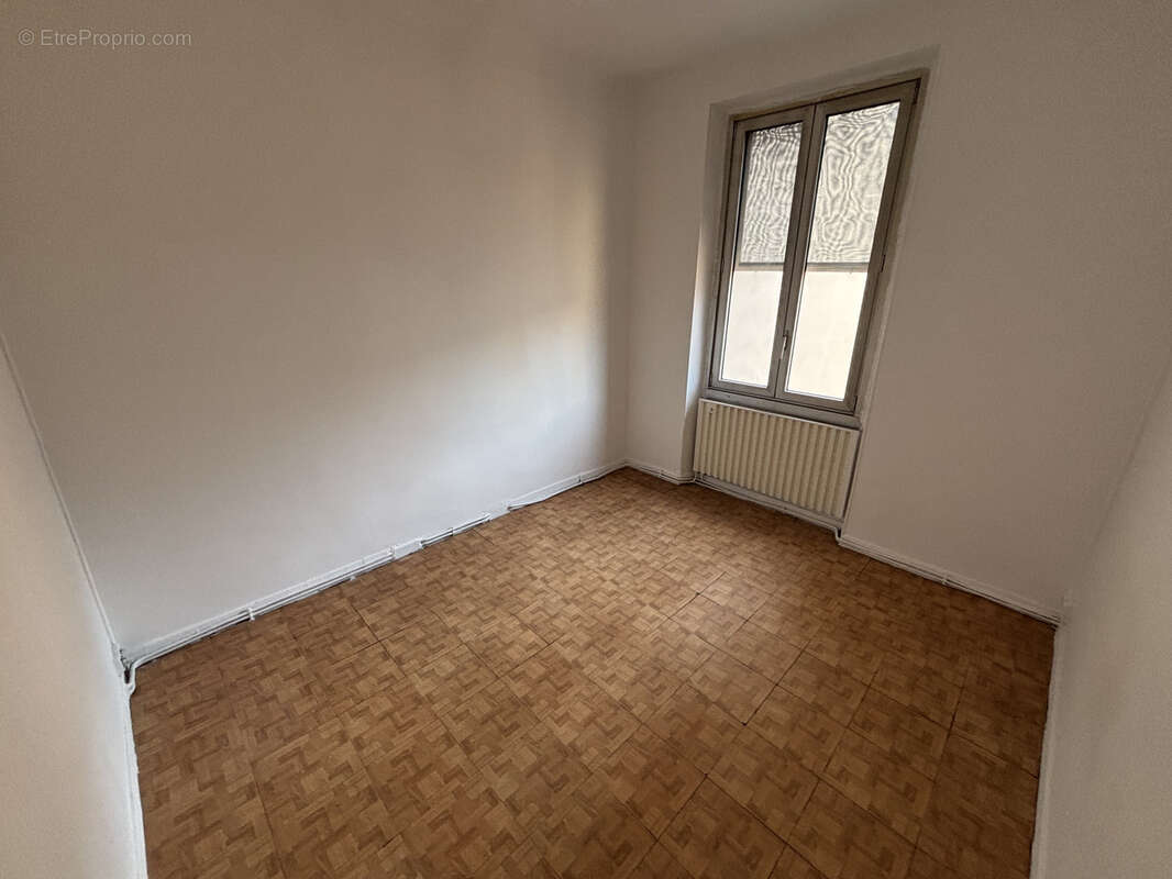 Appartement à MARSEILLE-1E