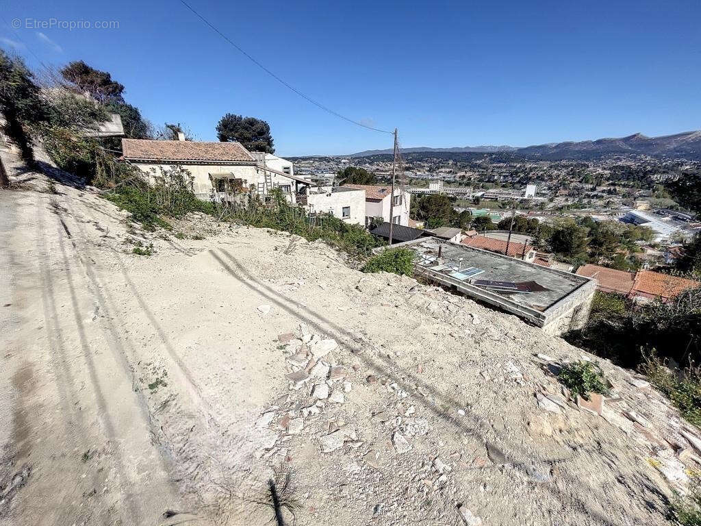 Terrain à MARSEILLE-11E