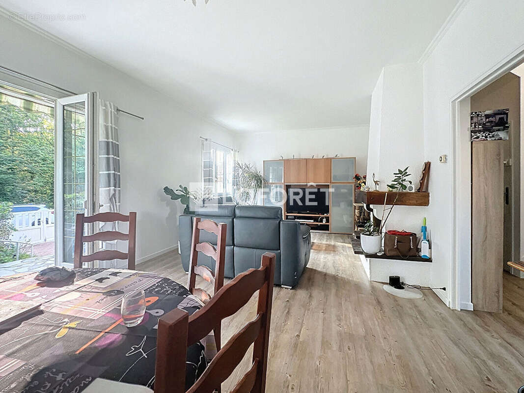 Maison à OZOIR-LA-FERRIERE