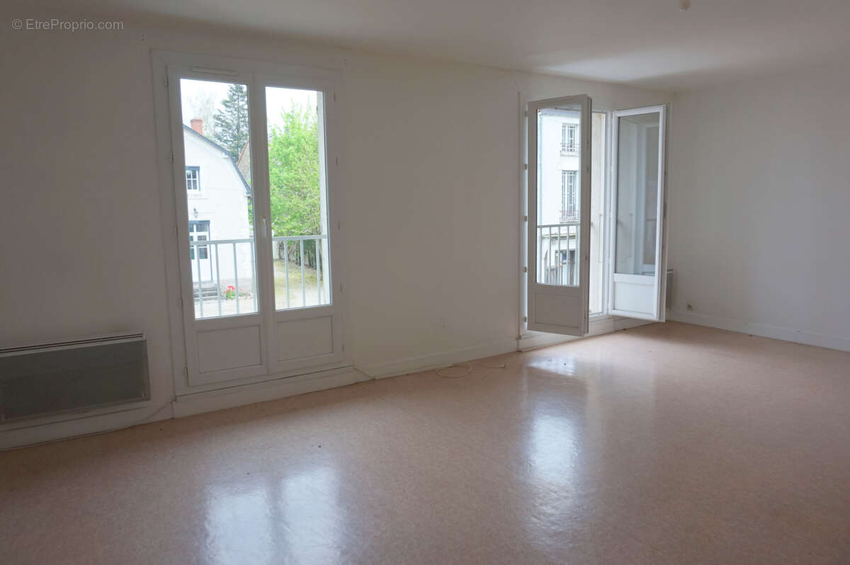 Appartement à LUZY
