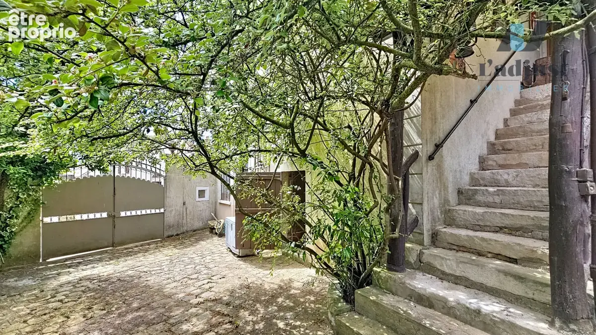 Maison familiale avec piscine et parc paysagé à Saint-Pierre-lès-Nemours (22mn de FONTAINEBLEAU) - photo 17