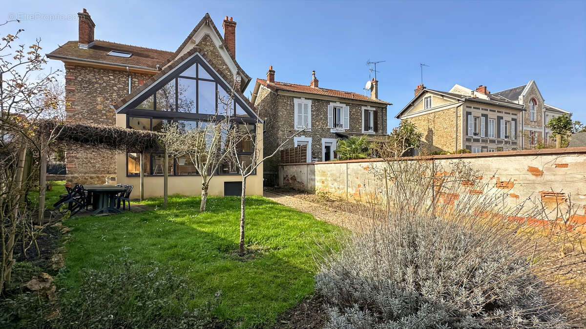 Maison à CORBEIL-ESSONNES