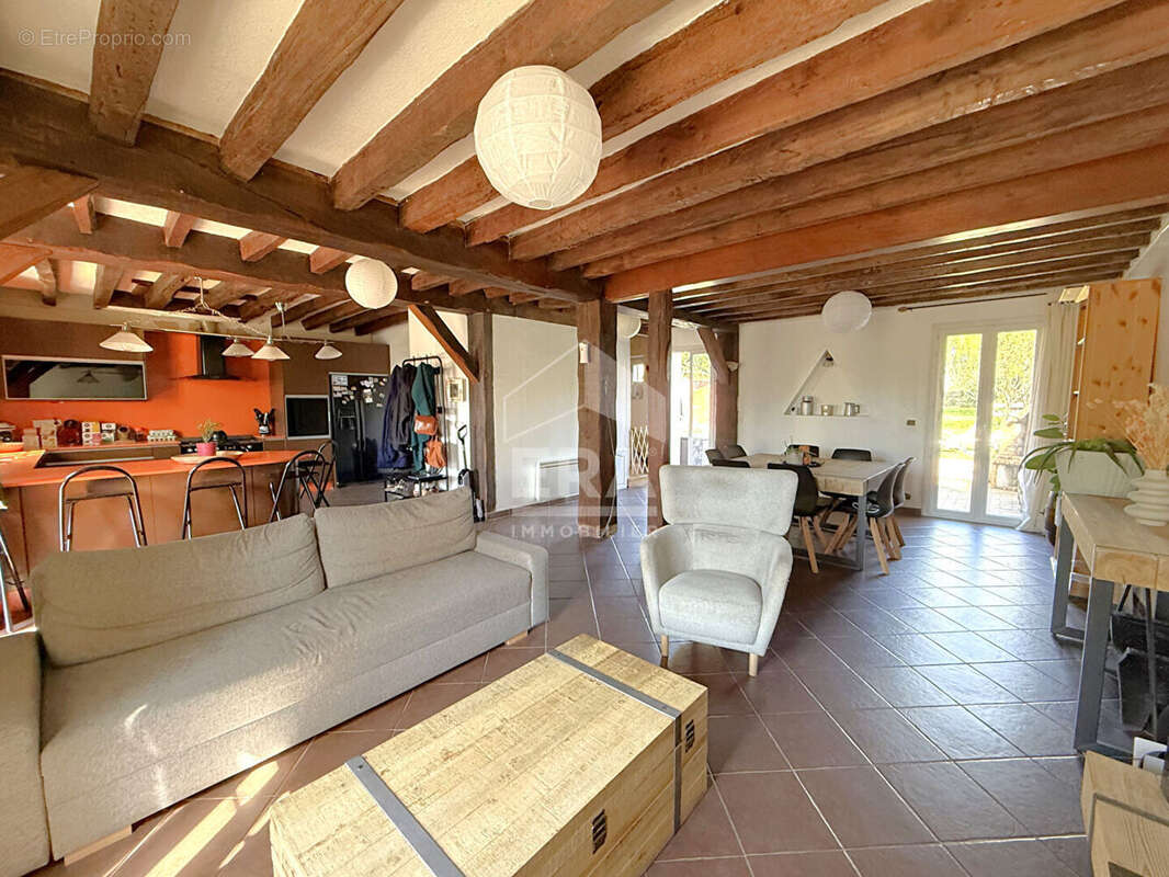 Maison à GRANDPUITS-BAILLY-CARROIS