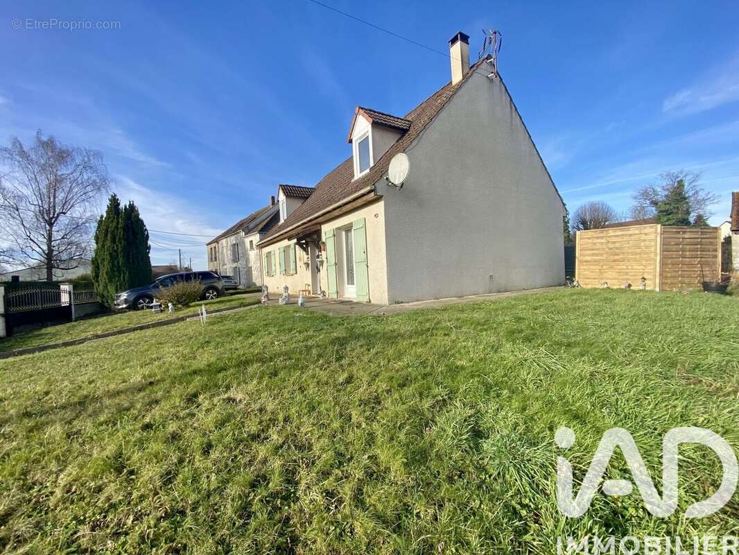 Photo 2 - Maison à CHEVRU