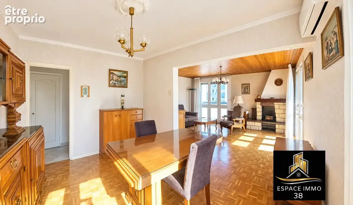 Appartement à LE PONT-DE-CLAIX