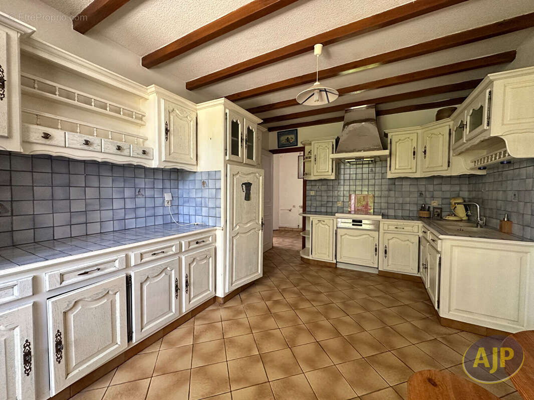 Maison à JARNAC-CHAMPAGNE