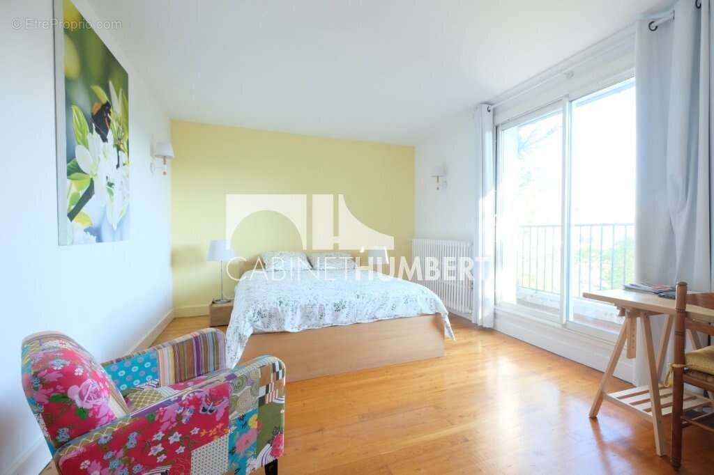 Maison 275 m² à Saint-Etienne  - photo 7
