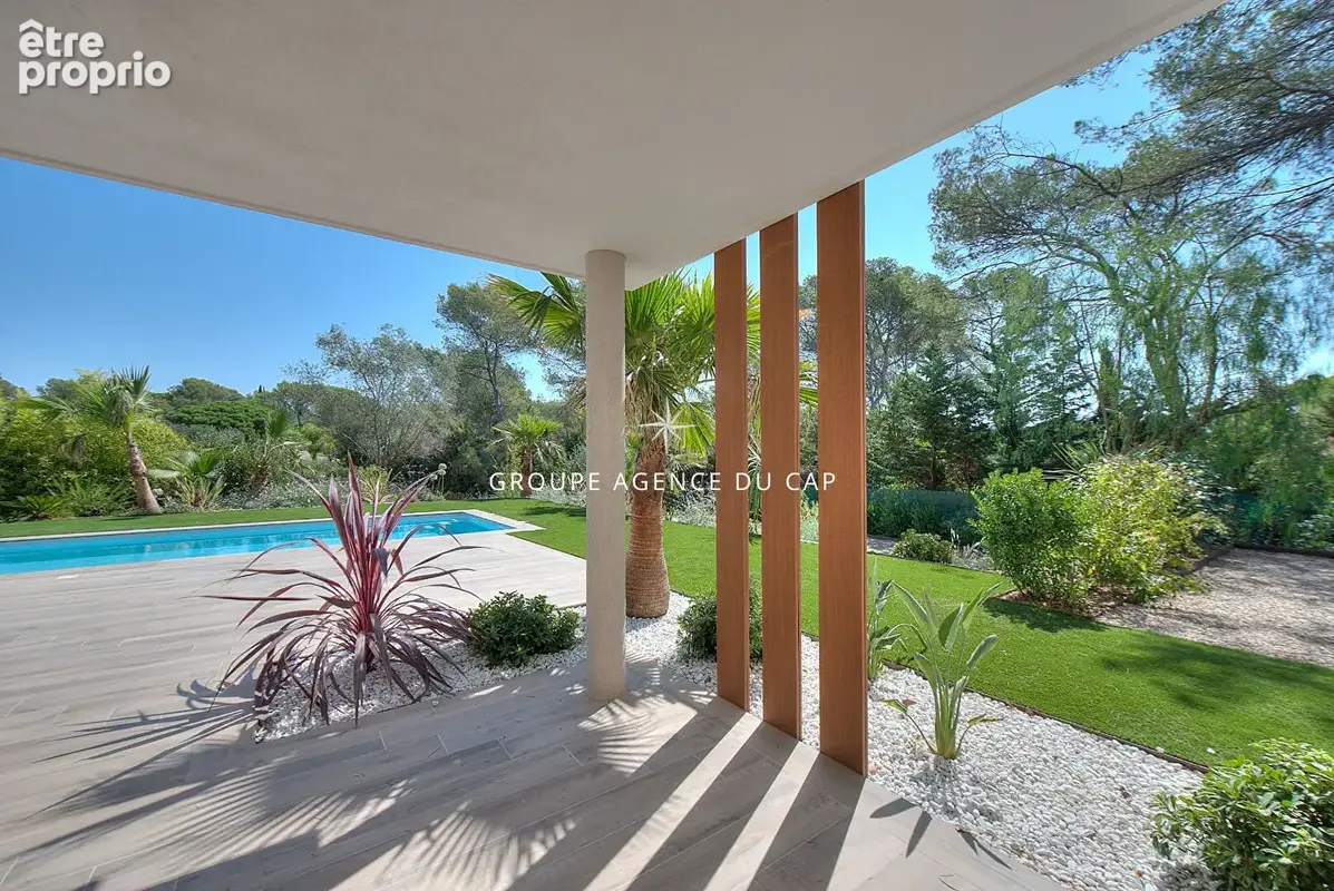 Villa 7 pieces de 190m² avec piscine au calme proche golfs et commerces - photo 17