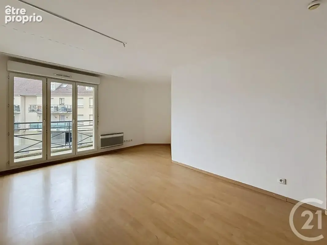 Appartement 3 pièces 75 m² à vendre à Lieusaint (77127) - photo 2