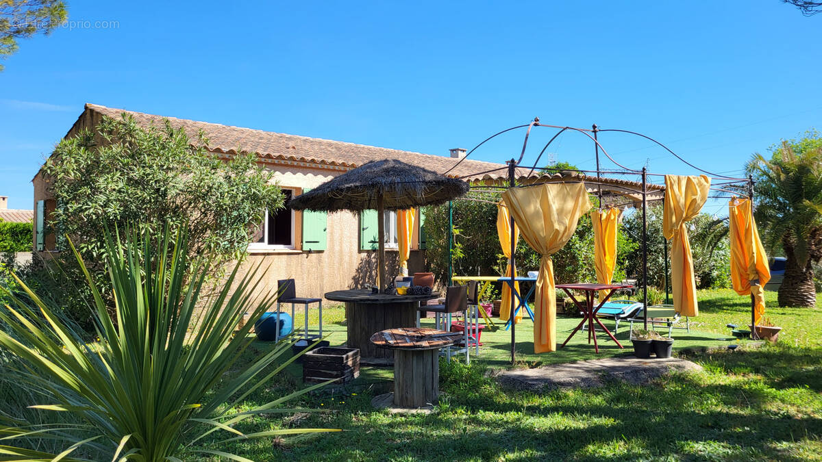 Maison à LA CALMETTE