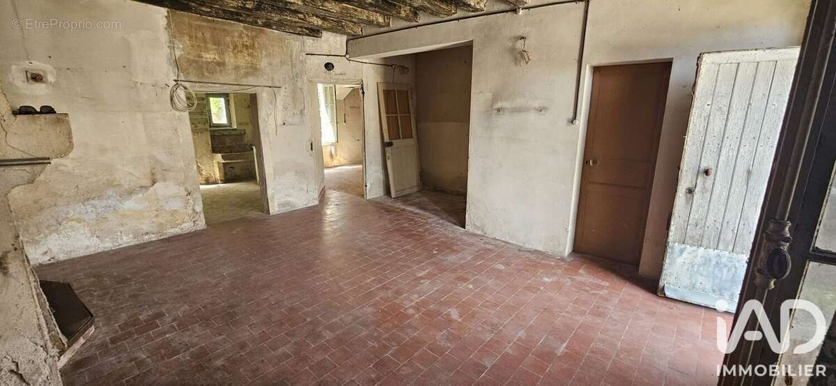 Maison 236 m² à Saint-Leger  - photo 2