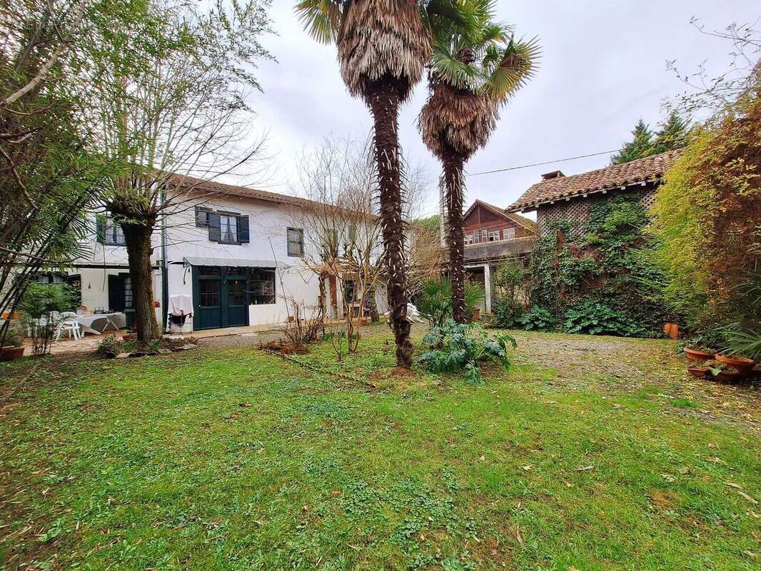 1000038073 - Maison à RECURT